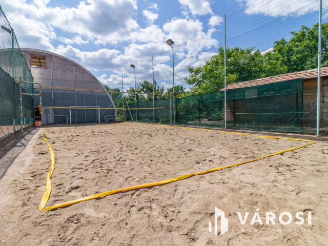 Bejáratott Sportlétesítmény eladó Sóskúton!
