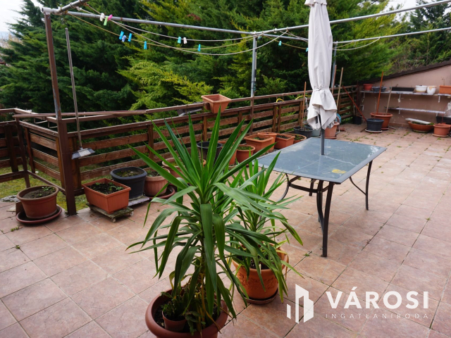 Remek családi ház Üröm legszebb részén!