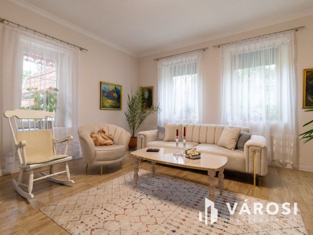 A nyugalom szigete: családi ház a belvárosban