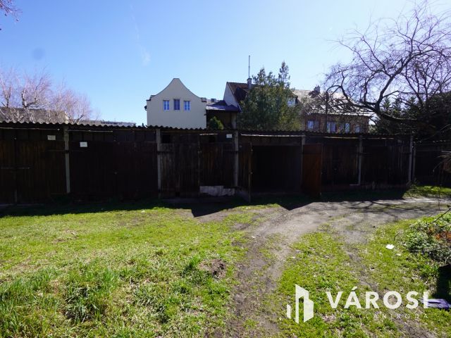 Eladó garázs Zuglóban!