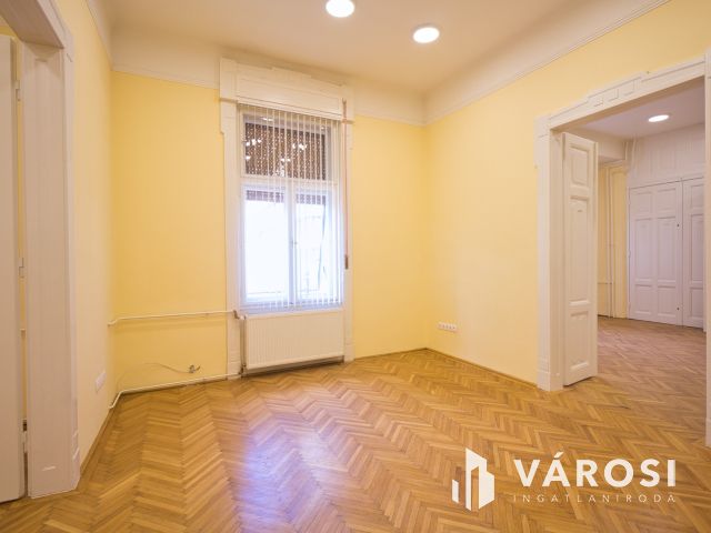 Belvárosi exluzív iroda kiadó