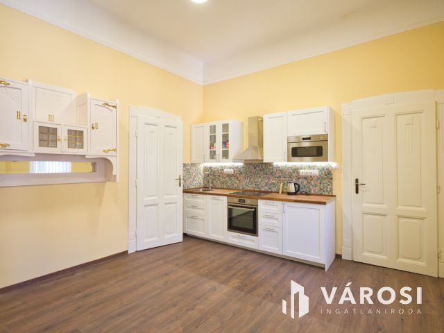 Belvárosi exluzív iroda kiadó