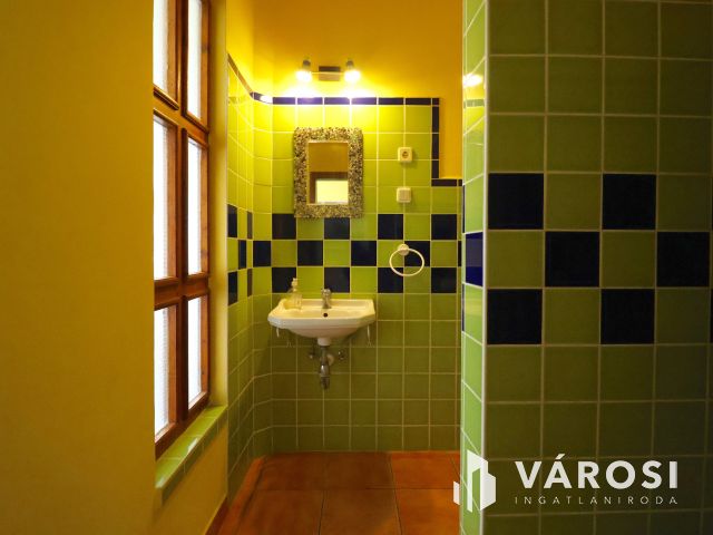 Patinás szállásépület Battonyán