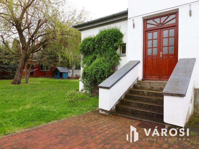 Patinás szállásépület Battonyán