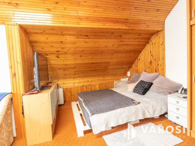 Kétgenerációs 6 szobás családi ház Szőregen