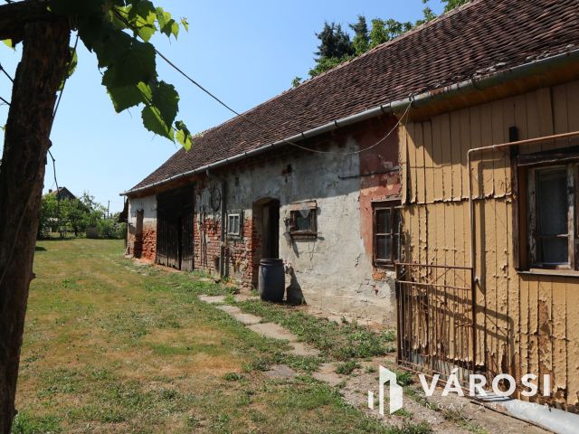 Ivánc,Őrség,csendes helyen,3szobás,felújítandó ház eladó