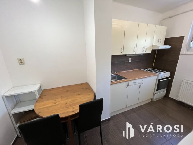 Debrecen, Egyetem melletti jó lakás jó helyen!