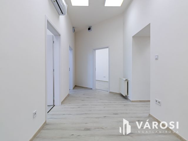 Mammut bevásárló központra panorámás lakás  a Széna téren