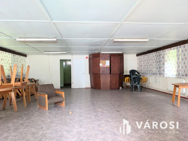 Nagy vízparti telek épületekkel a Kákafoki holtágon!