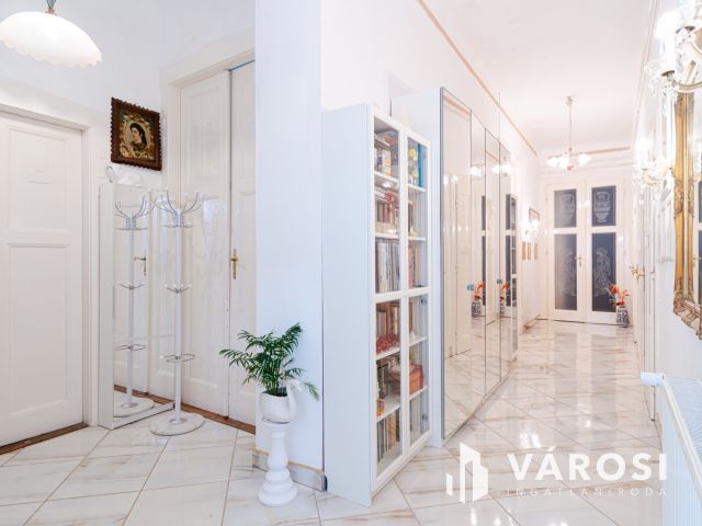 Polgári elegancia, modern kényelem – 1 perc az Anna-kúttól