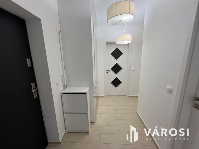 Debrecen Belvárosban, Dupla komfortos Nagy Lakás Kiadó!