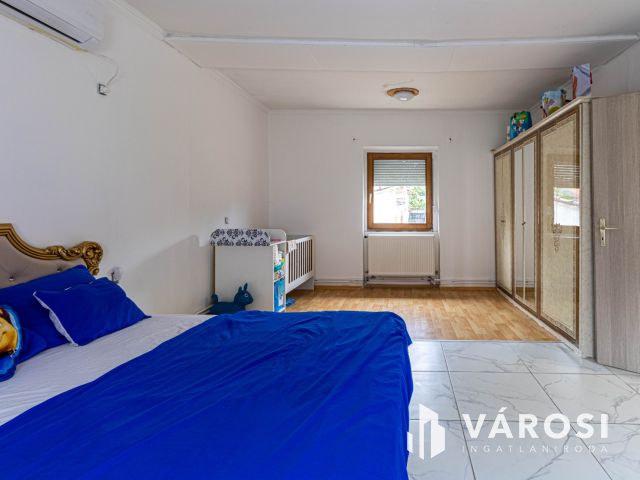 Tip-top kis ház békésen