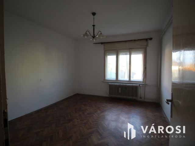 Jól alakítható ház a Szombathelyhez közeli Váton