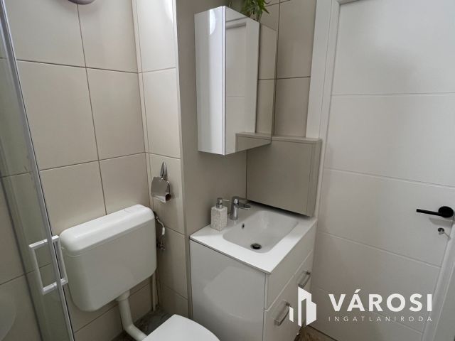 Na Ez Igen! Ez Egy Igazi Gyöngyszem!