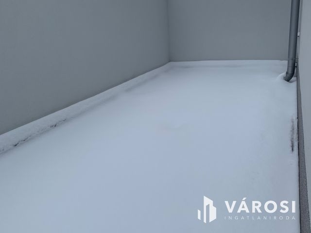 Azonnal költözhető lakás a belváros szívében