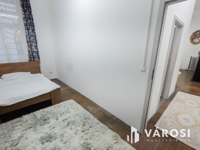 Sokoldalú lakás a Belvárosban!