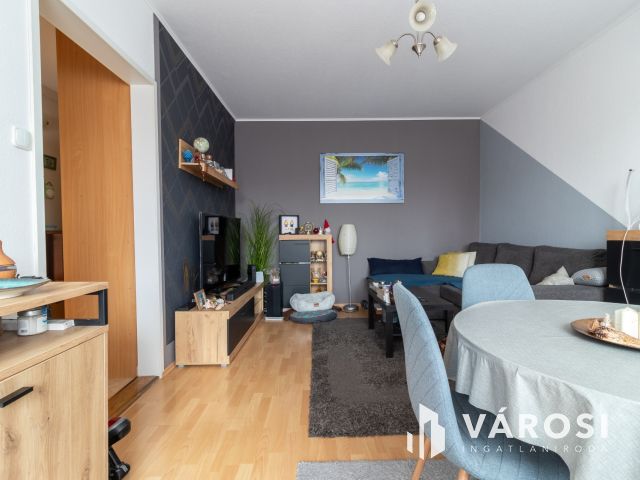 Eladó 2+1 félszobás lakás Óbudán