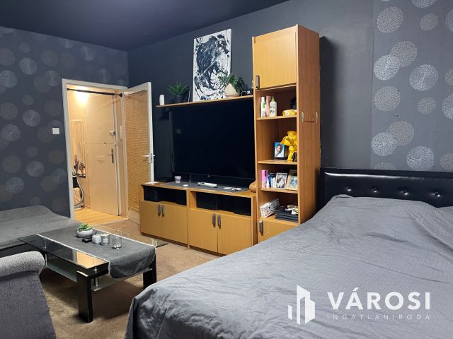 Három szobás panel lakás a Lencsésin