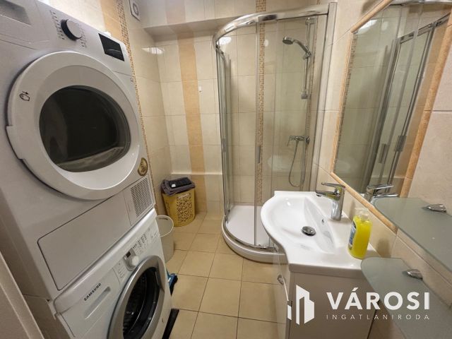 Kiadó egy gyönyörű & világos lakás a füredikapuban!!