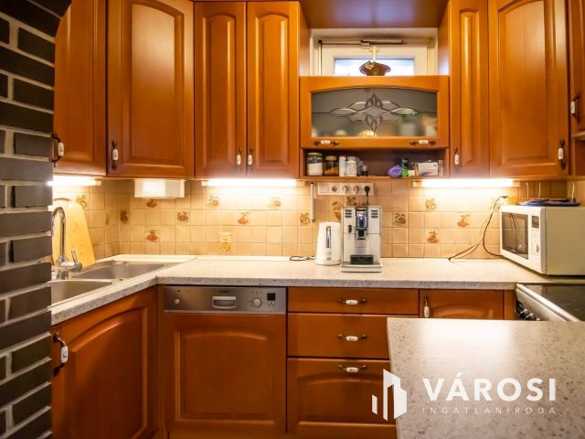 Kertvárosi nappali+2 szobás gyönyörű lakás