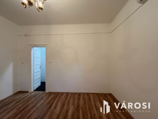 Debrecen Belváros, Nagypolgári Lakás Nagyon Jó Helyen!