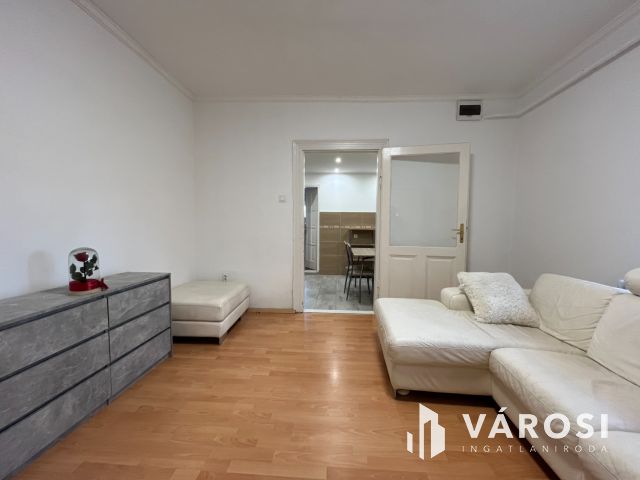 Debrecen Belvárosában 2 Szobás Jó Kis Ház!