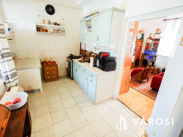 Szigetmonostor központi részén!