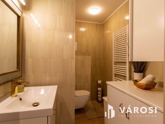 Ugorj le egy színdarabra