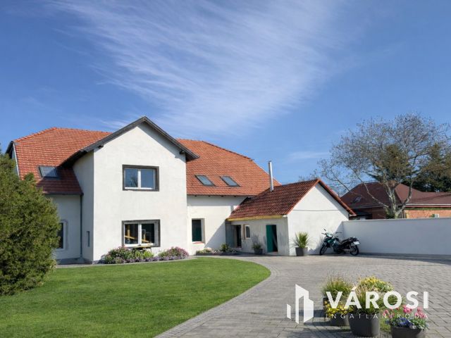 2 szobás lakás Rákoscsabán saját autóbeállóval