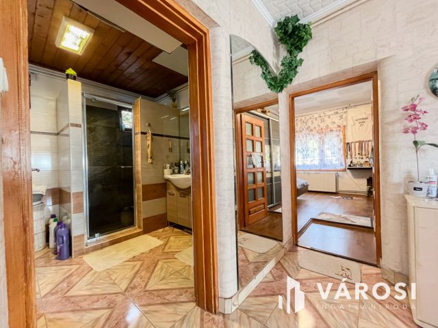 Panorámás kilátás bővítési lehetőséggel Ürömön!