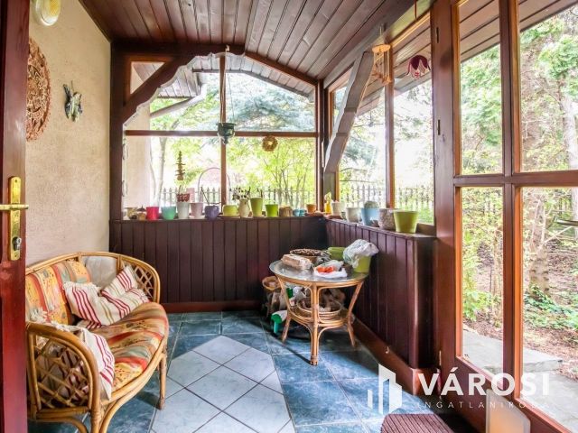 2 lakrészes családi ház Velencén