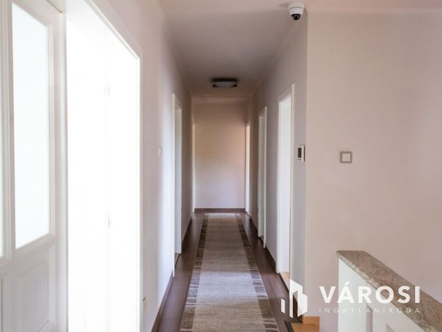 Hotelélmény otthon - luxusház eladó Nyulason