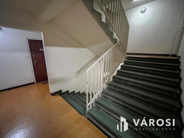 Remek elhelyezkedéssel a Kiscelli utcában!