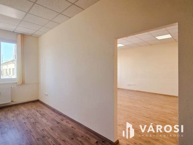 45 m2, 2 helyiséges iroda kiadó