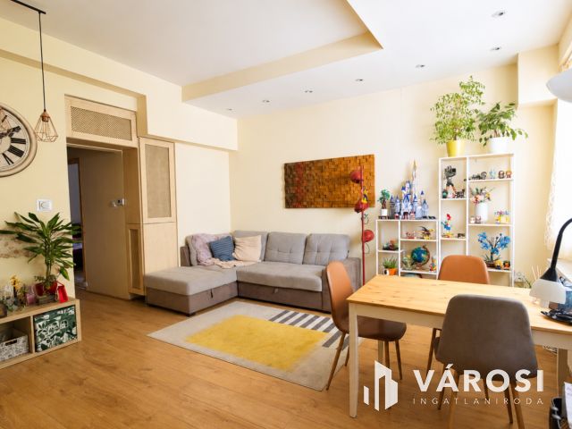 Remek elosztású, 70 m2-es tégla lakás eladó