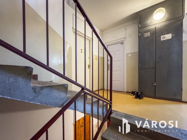 Teljesen felújított 1+2 félszobás lakás a Paradicsomban