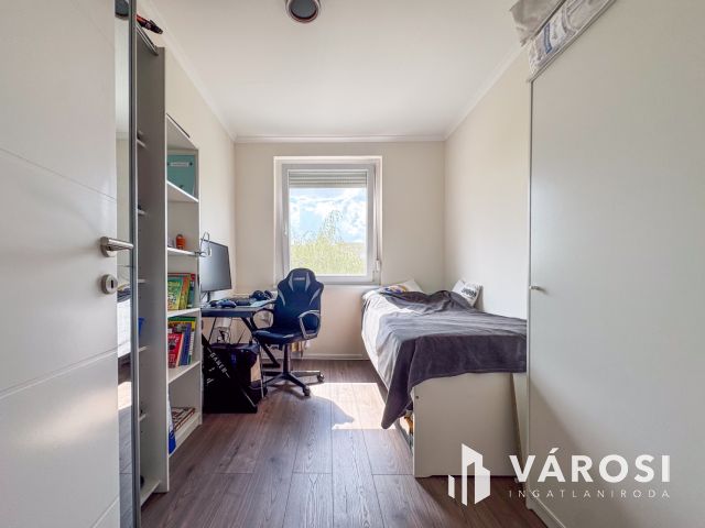 Teljesen felújított 1+2 félszobás lakás a Paradicsomban