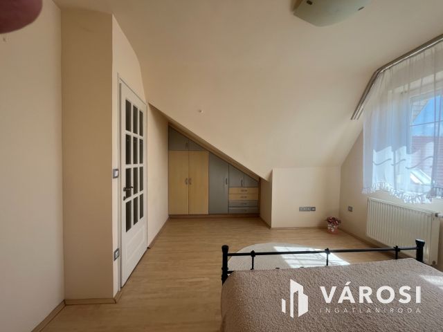 Debrecen Belváros Simonffy Utcai 3 Szoba Nappalis Lakás!!!
