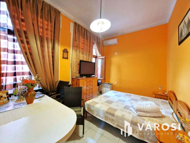 Nagypolgári otthon vagy 4-6 apartmanból álló társasház?