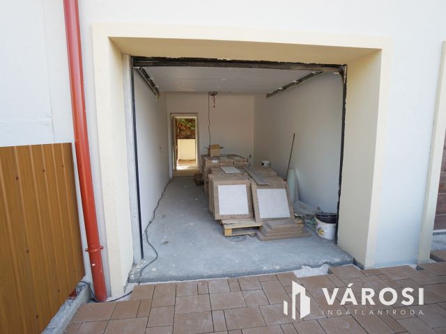 Gyálon eladó új építésű 4 hálós ikerfél csendes utcában